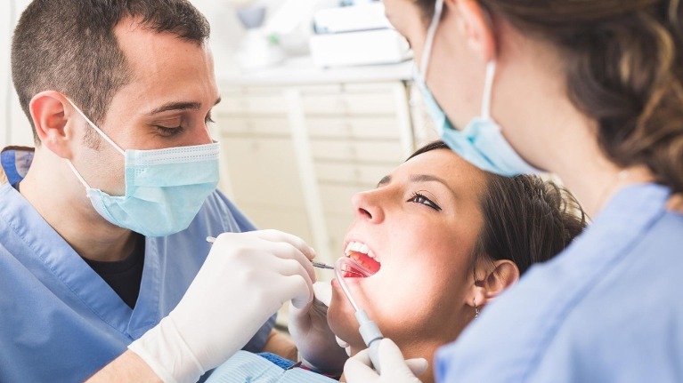 Tooth removal with laser: Advantages and procedure